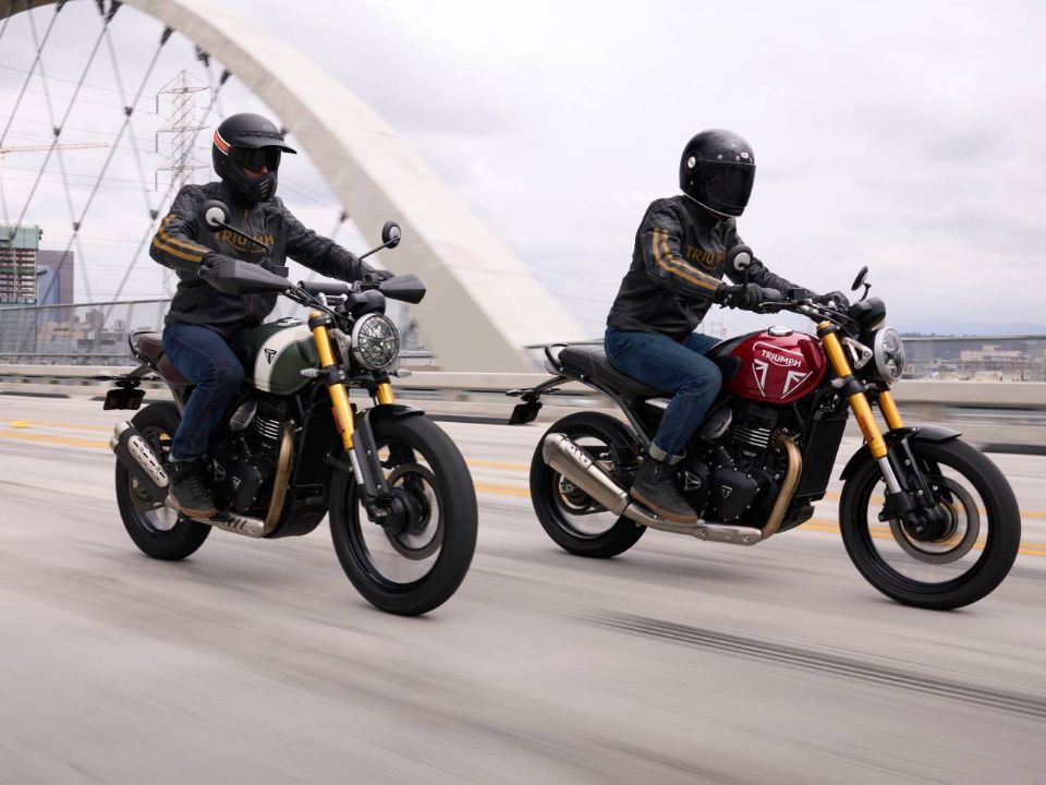 Triumph Scrambler 400 X e Speed 400